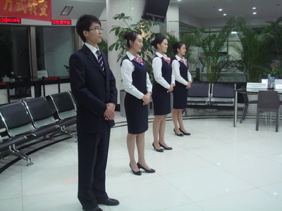 嘉弘傳媒 全方位專業服務，打造卓越禮儀模特演藝體驗